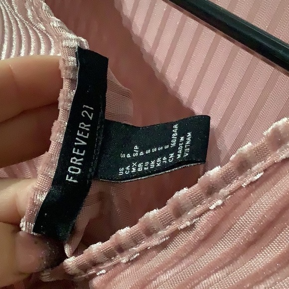 Forever21 - Sz S - semi see thru crushed ribbed velvet shiny bodysuit - Picture 4 of 4